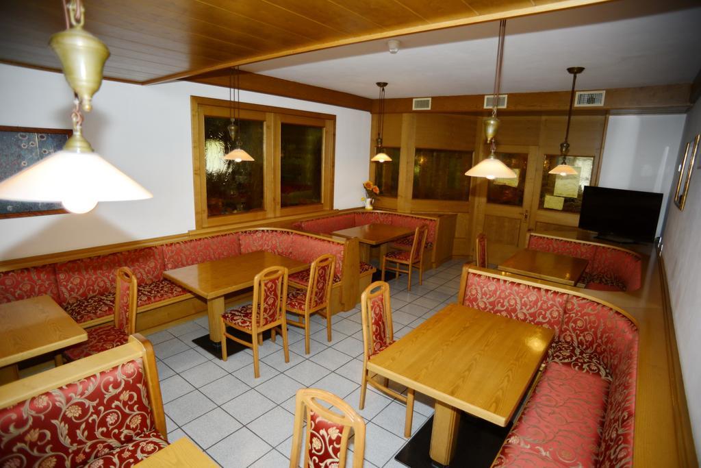 Hotel Canada Андало Экстерьер фото