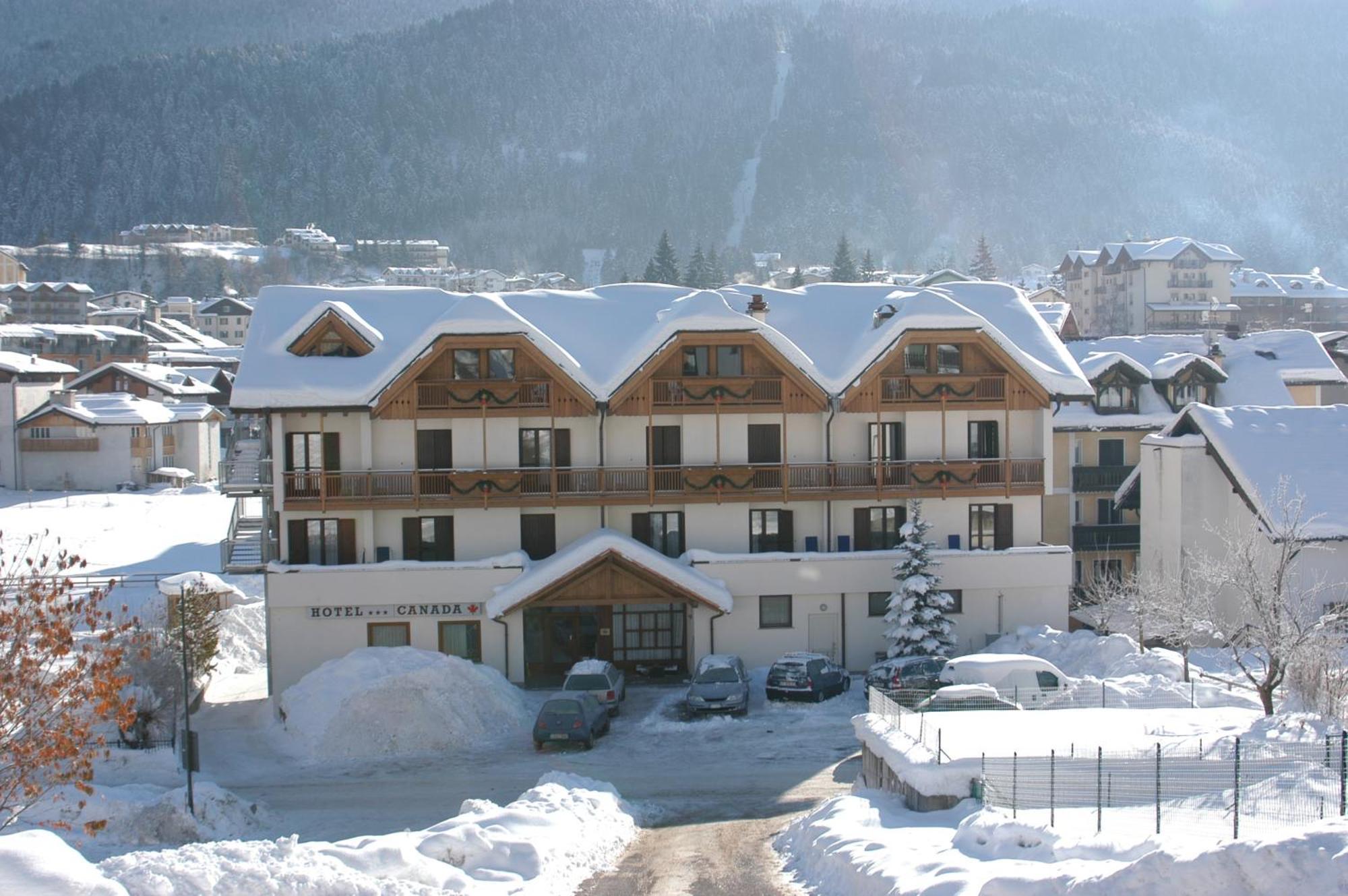 Hotel Canada Андало Экстерьер фото